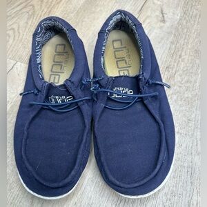 Youth boys Wally Youth Hey Dude Navy Casual Shoes size 4Y